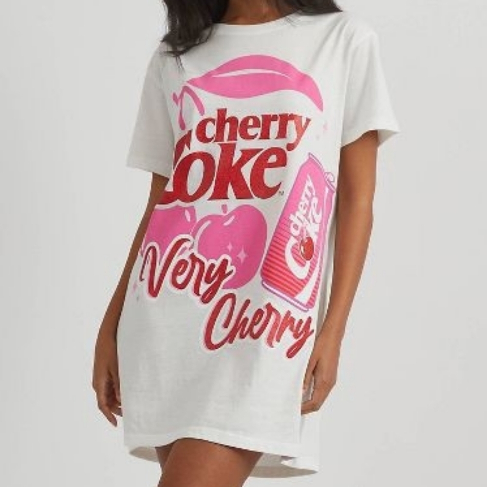 Skinnydip London  Oversized Graphic T-Shirt Dress White Cherry Coke Size M